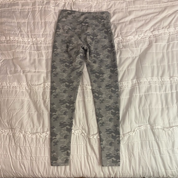 Grey Camo Leggings - Picture 2 of 3